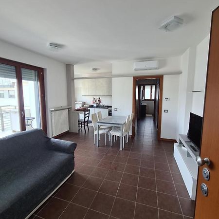 Milano Santa Giulia Business Apartment - Olimpiadi 26 Bagian luar foto