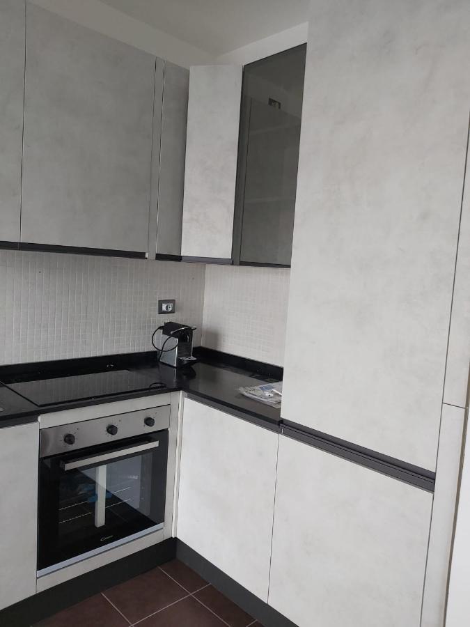 Milano Santa Giulia Business Apartment - Olimpiadi 26 Bagian luar foto
