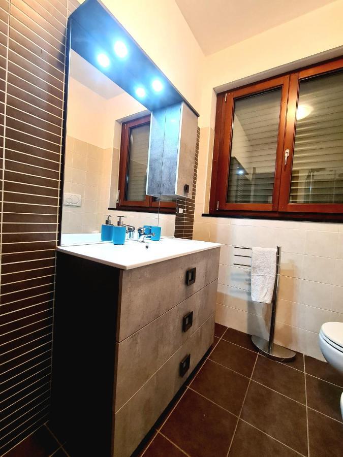 Milano Santa Giulia Business Apartment - Olimpiadi 26 Bagian luar foto