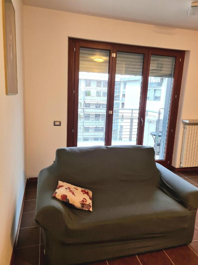 Milano Santa Giulia Business Apartment - Olimpiadi 26 Bagian luar foto