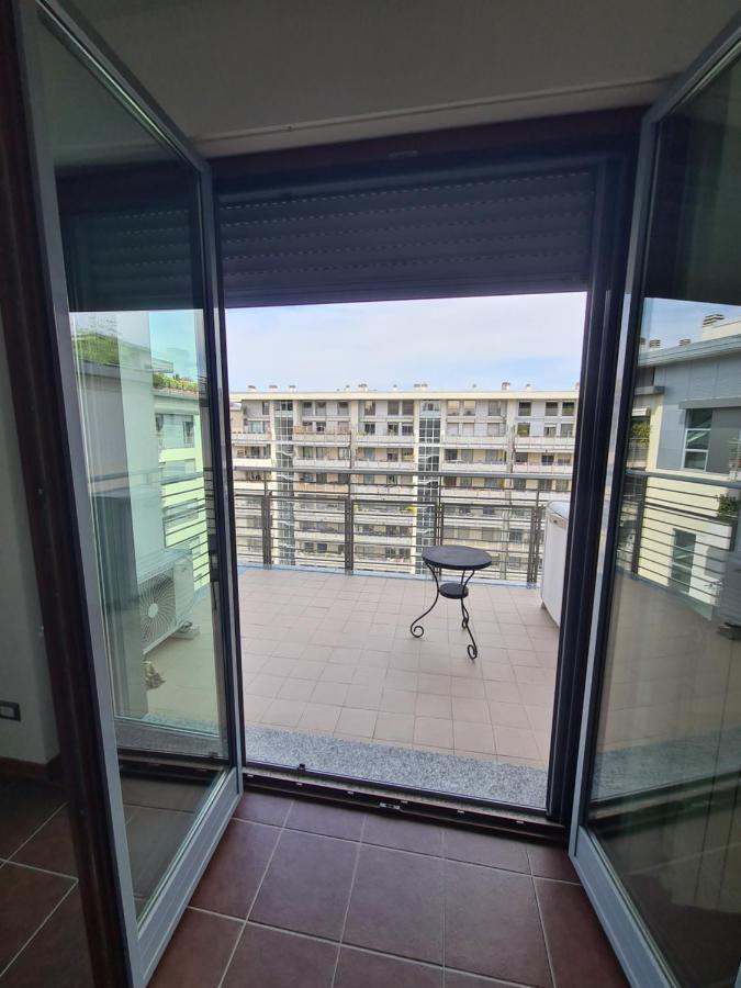 Milano Santa Giulia Business Apartment - Olimpiadi 26 Bagian luar foto